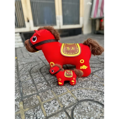 Ngựa Bông Đỏ Tết Bính Ngọ 2.026 – 5 size 15-45cm, giảm giá còn 68.000 VND