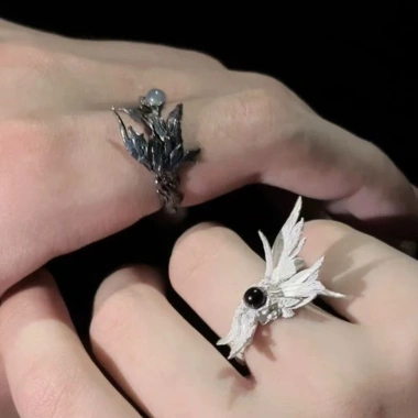 Nhẫn đôi cổ điển đen trắng lông vũ mở Quà Valentine tuyệt vời giảm giá 30k