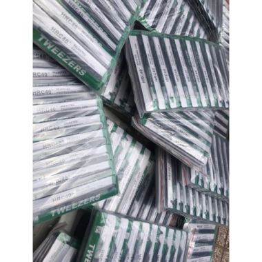 Nhíp Nhặt Lông Yến Đầu Nhọn Cạnh Bo Tròn - Giảm 20K, Giá 12.000đ, Mã SRJULY1.215 3 Nhíp Nhặt Lông Yến Đầu Nhọn Cạnh Bo Tròn - Giảm 20K, Giá 12.000đ, Mã SRJULY1.215 3