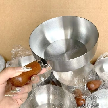 Nồi mini inox 14cm nấu mì cán gỗ, đen dễ vệ sinh, dùng cho bếp gas và bếp từ – Giá chỉ 29.000₫