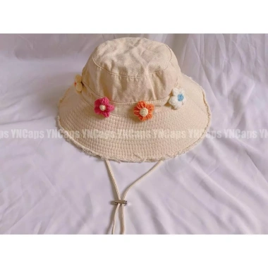 Nón bucket tua rua viền rách gắn hoa len - Unisex chống nắng, người lớn & bé 2‑5 tuổi 4 Nón bucket tua rua viền rách gắn hoa len - Unisex chống nắng, người lớn & bé 2‑5 tuổi 4