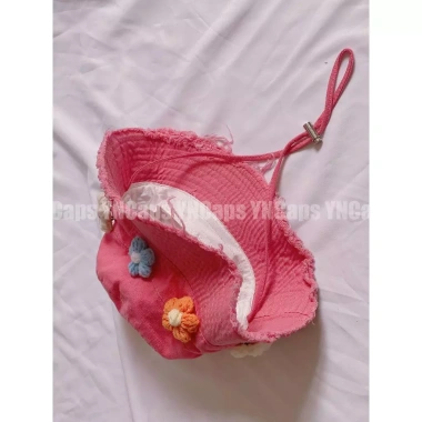 Nón bucket tua rua viền rách gắn hoa len - Unisex chống nắng, người lớn & bé 2‑5 tuổi 8 Nón bucket tua rua viền rách gắn hoa len - Unisex chống nắng, người lớn & bé 2‑5 tuổi 8