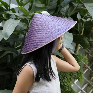 Nón lá cỏ bàng vẽ hoa, quai vải lụa sang trọng – áo dài, quà tặng, giảm giá 185.000₫