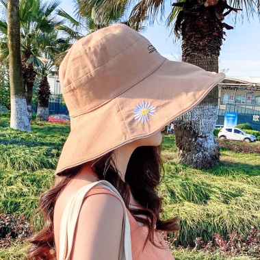 Nón Vải Vành Rộng Hoa Cúc Chữ Ký L1.663 - Thời Trang Summer, Giá Ưu Đãi 79,350₫
