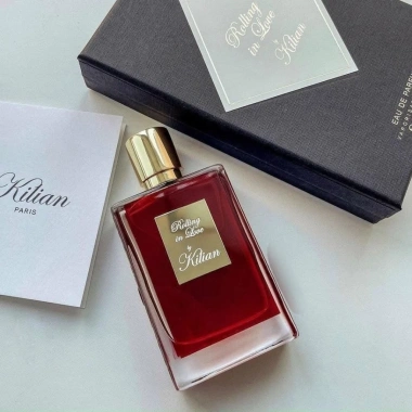 Nước hoa Kilan đỏ Unisex Rolling in Love - Hương Đẳng cấp, Sang trọng, Thơm 24h, Giá chỉ 580.000 3 Nước hoa Kilan đỏ Unisex Rolling in Love - Hương Đẳng cấp, Sang trọng, Thơm 24h, Giá chỉ 580.000 3
