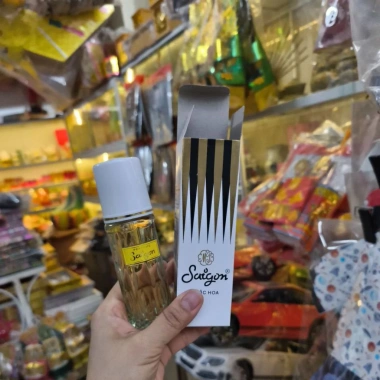 Nước hoa Sài Gòn sọc trắng - Hương cổ điển, lưu hương lâu dài, chỉ 47.902₫ 5 Nước hoa Sài Gòn sọc trắng - Hương cổ điển, lưu hương lâu dài, chỉ 47.902₫ 5