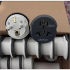 Ổ Cắm Chuyển Đổi 3 Chân Dẹt va Tròn thành 2 Chân Tròn 2.500W An Toàn Giá 16.900 dong 4