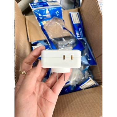 Ổ cắm chuyển đổi du lịch đa năng Tiến Phát TPE ODL6 ODL8 ODL9 có công tắc - 49.000₫ 3