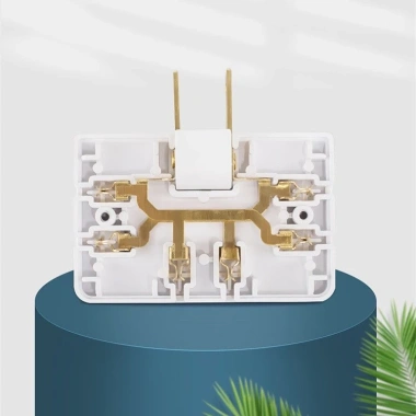 Ổ Cắm Đa Năng Xoay J6 - Tiện Lợi, Gọn Nhẹ, Kết Nối 3 Thiết Bị Cùng Lúc, Giá 12.500 VND