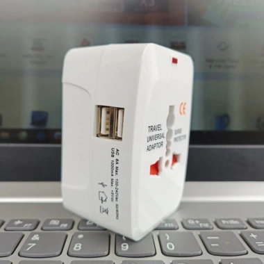 Ổ cắm Du Lịch 3 chấu đa năng Universal Travel Adapter, cổng USB, nhỏ gọn, mang đi bỏ túi - 59.000 VND