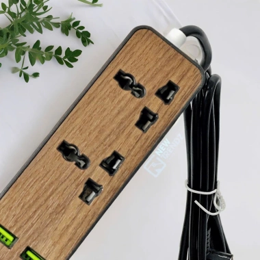 Ổ Cắm Du Lịch Đa Năng VHL M12PD 2.000W Dây 2m Sạc USB và Type-C An Toàn 2