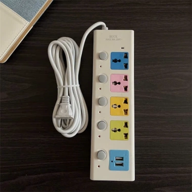Ô điện 5m B40 đa năng, 4 lỗ 3 chấu chắc chắn, sạc điện thoại, dây dài 5m – giá chỉ 49.000₫