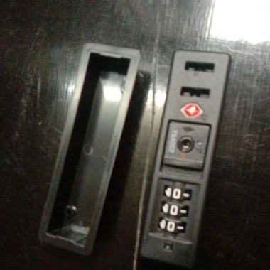 Ổ khóa số TSA cho vali - Bảo mật cao, lắp đặt dễ dàng tại nhà, giá 32.000₫ 8 Ổ khóa số TSA cho vali - Bảo mật cao, lắp đặt dễ dàng tại nhà, giá 32.000₫ 8