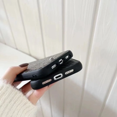 Ốp da sang trọng iPhone 16 Pro Max, 15 Plus, 14, 13 Pro, 12, 11 - chữ thập cá sấu, sợi carbon bảo vệ mặt sau