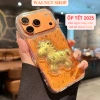 Ốp lưng iPhone phong thủy 2.025 Ngựa vàng + túi tiền vàng 3D – Dây đeo – iPhone 11‑17 2
