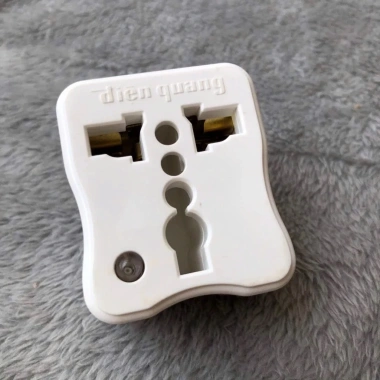 Phích cắm chuyển 3 chấu sang 2 chấu Điện Quang - Phù hợp mọi ổ cắm, chỉ 39.000₫, tặng kèm