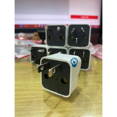 Phích cắm chuyển đổi du lịch HỎA TỐC Tiến Thành 2 chân tròn + 2 chân dẹp - Chính hãng 16.000₫