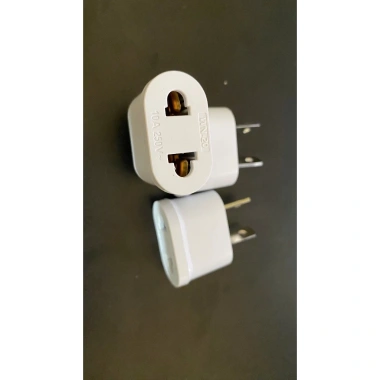Phích nối chuyển đổi 2 chân chéo giá 35.000đ, dùng cho Úc, Mỹ, NZ, Trung Quốc 2