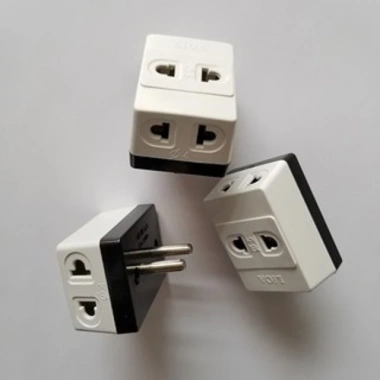 Phích ổ cắm chia 3 ngả Takyhome - Thiết kế nhỏ gọn, chia 1 ổ thành 3, không mất diện tích - Giá chỉ 75.900đ