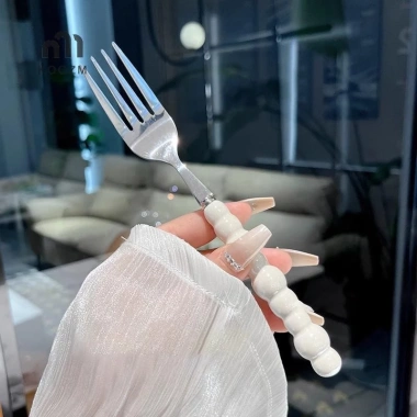 Phuộc Tay Cầm Ngọc Trai Inox Đa Năng Dùng Cho Bít Tết, Salad, Pasta - Tiện Ích Nhà Bếp 9 Phuộc Tay Cầm Ngọc Trai Inox Đa Năng Dùng Cho Bít Tết, Salad, Pasta - Tiện Ích Nhà Bếp 9