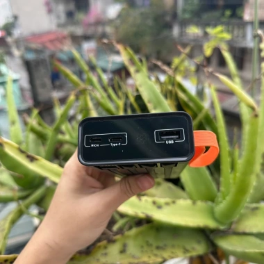 Pin dự phòng TAKASHIO SDP 50.000mAh 2.024 tích hợp dải LED không dây - Giá 195.020 VND