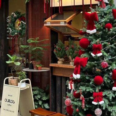 Quả châu đỏ nhung đa kích cỡ - Trang trí cây thông Noel, giá chỉ 19.000đ