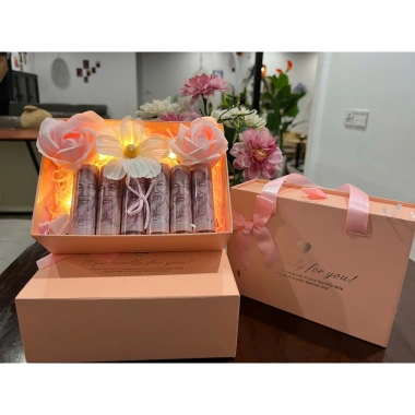 Quà Valentine: Hộp hoa hồng sáp LED, thiệp & đựng tiền - Dành cho thầy cô, bạn gái, 20/11 - 29.000₫