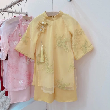 Quần áo trẻ em Tiểu Yến KID AD Tết tơ vàng 4 tà thêu hạc, vải đỏ thêu hoa, lông, giảm còn 349.000đ 7