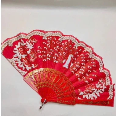 Quạt Gỗ Mộc Đỏ Trang Trí Tết - Quạt Cầm Tay Áo Dài Giá 18.000 VND Giảm Giá