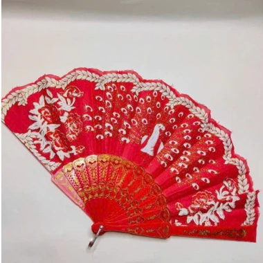 Quạt Gỗ Mộc Đỏ Trang Trí Tết - Quạt Cầm Tay Áo Dài Giá 18.000 VND Giảm Giá