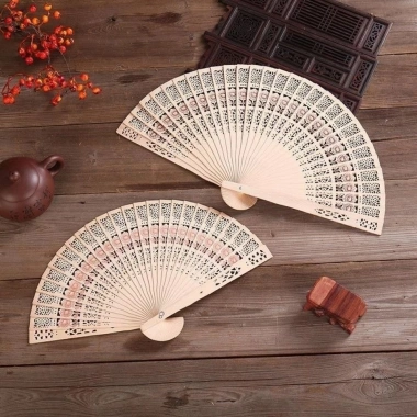 Quạt gỗ nan xòe phong cách Trung Hoa - Trang trí Tết sang trọng, giảm giá 22%