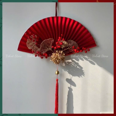 Quạt kim tuyến đỏ 50cm VELVET treo cửa decor tết sang trọng, xinh xắn