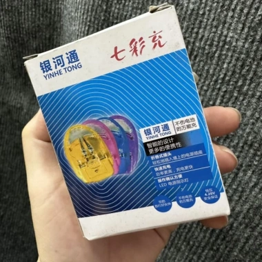Sạc Kẹp Pin Đa Năng cho Điện Thoại & Máy Ảnh - LED Nhấp Nháy, Ngắt Khi Đầy, Giá 25.000₫