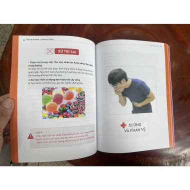 Sách Poster 10 Kỹ Năng Sơ Cấp Cứu và Video - Giá ưu đãi 245.000đ - Sơ Cứu Nhanh 4