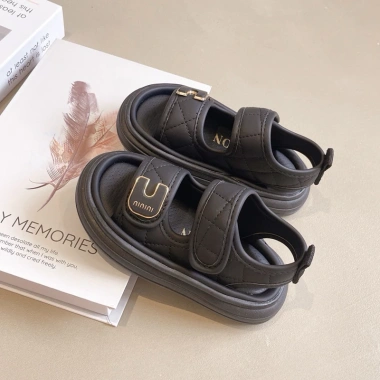 Sandal Bé Gái 3-15 tuổi Siêu Mềm Nhẹ Dép Quai Hậu Đi Học, Chơi - 171.000 VNĐ