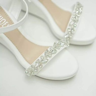 Sandal Đế Xuồng Nhẹ êm Cao 7P/9P Tôn Dáng Đính Đá Lấp Lánh Giá 399k