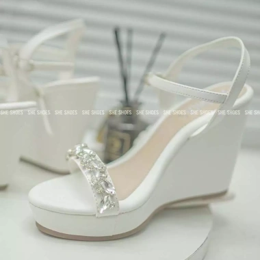 Sandal Đế Xuồng Nhẹ êm Cao 7P/9P Tôn Dáng Đính Đá Lấp Lánh Giá 399k