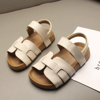 Sandal học sinh bé gái size 26-36 da mềm đế cao su dẻo chống trượt - Giảm giá 220k