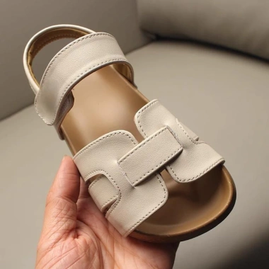 Sandal học sinh bé gái size 26-36 da mềm đế cao su dẻo chống trượt - Giảm giá 220k 4 Sandal học sinh bé gái size 26-36 da mềm đế cao su dẻo chống trượt - Giảm giá 220k 4
