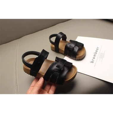 Sandal học sinh bé gái size 26-36 da mềm đế cao su dẻo chống trượt - Giảm giá 220k