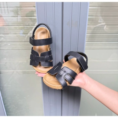 Sandal học sinh bé gái size 26-36 da mềm đế cao su dẻo chống trượt - Giảm giá 220k
