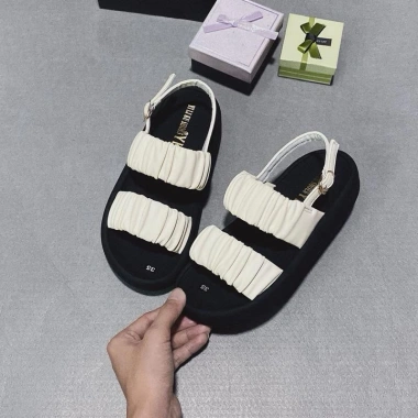 Sandal nữ 2 quai nhúng xếp ly cao 2cm, da mềm nhẹ, trẻ trung - Giảm còn 165.000 VND