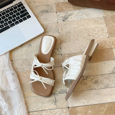 Sandal Nữ 3 Phân Đế Thấp Trắng Bạc – Dép Đi Biển Giá Ưu Đãi 280k 8 Sandal Nữ 3 Phân Đế Thấp Trắng Bạc – Dép Đi Biển Giá Ưu Đãi 280k 8