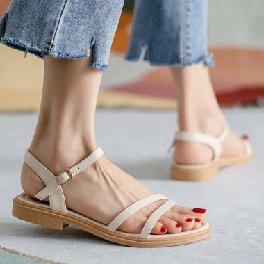 Sandal nữ TTS48 size 35-43, mẫu mới nhẹ dịu, đáng yêu, giá 79.000₫ phù hợp đi học