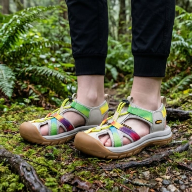 Sandal trekking nam nữ Vento Alpha SD8.001B bít mũi - Giá ưu đãi 306.000₫ 5 Sandal trekking nam nữ Vento Alpha SD8.001B bít mũi - Giá ưu đãi 306.000₫ 5