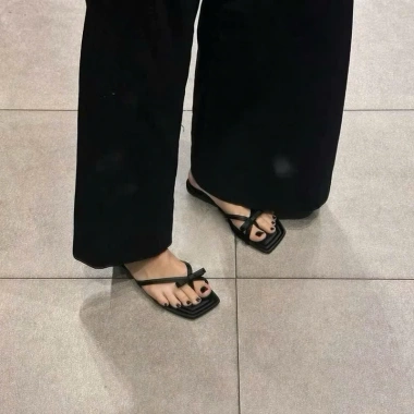 Sandal xỏ ngón mũi vuông nơ satin, đế bệt 1cm phong cách đơn giản, đi biển mùa hè - Giá 249.000đ Fullbox
