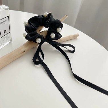 Scrunchies lụa thắt nơ tiểu thư bé gái – Đính hạt trai nhân tạo, xinh xắn, giá 21.340đ