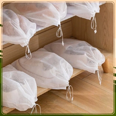 Set 10 Túi Đựng Giày Vải Không Dệt Trắng Chống Bụi Bẩn Dây Rút - Giá 14.000₫ 4 Set 10 Túi Đựng Giày Vải Không Dệt Trắng Chống Bụi Bẩn Dây Rút - Giá 14.000₫ 4