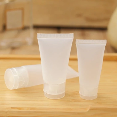 Set 3 chai nhựa mỹ phẩm đựng kem, đánh răng, dầu gội, sữa rửa mặt 8.230 VND
