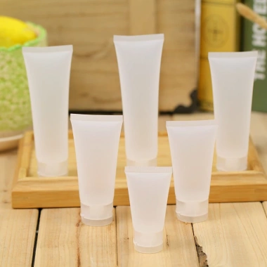 Set 3 chai nhựa mỹ phẩm đựng kem, đánh răng, dầu gội, sữa rửa mặt 8.230 VND
